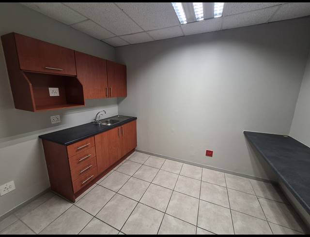 109M² OFFICE TO LET IN WOODMEAD